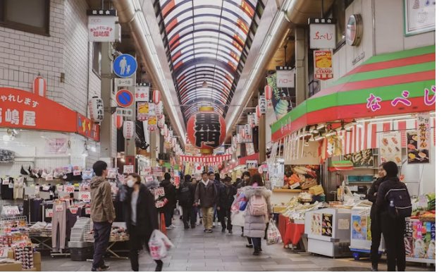 La galleria coperta del mercato Kuromon