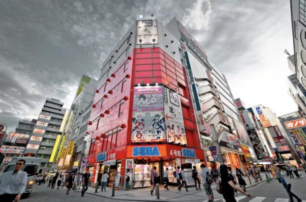 Il quartiere di Akihabara con le insegne di anime e videogiochi
